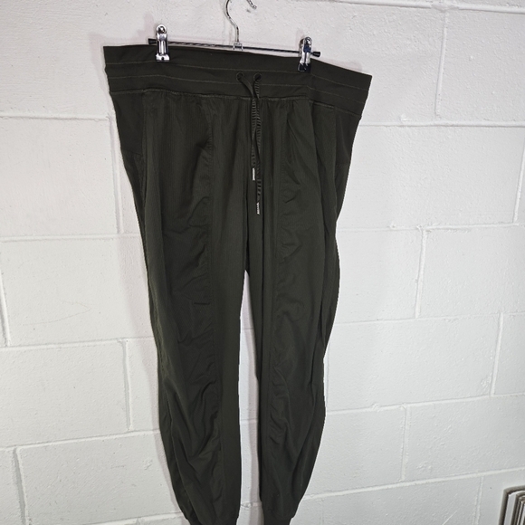 Lululemon dance studio mid rise jogger army green 14 - Picture 10 of 10